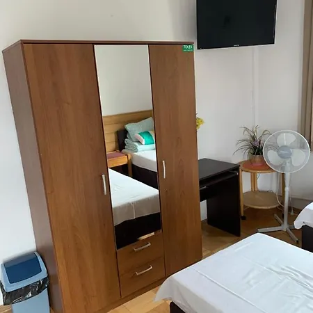 Pracownicze Tolek Vandrarhem Warszawa